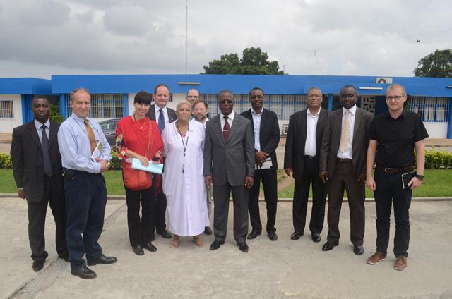 2013 ANNEE DE LA SANTE/ VISITE DU COMITE DE PILOTAGE POUR LA REHABILITATION ET LA CONSTRUCTION DE CERTAINES INFRASTRUCTURES SANITAIRES EN COTE D'IVOIRE/CHU DE COCODY ET CENTRE DES GRANDS BRULES DU SAMU