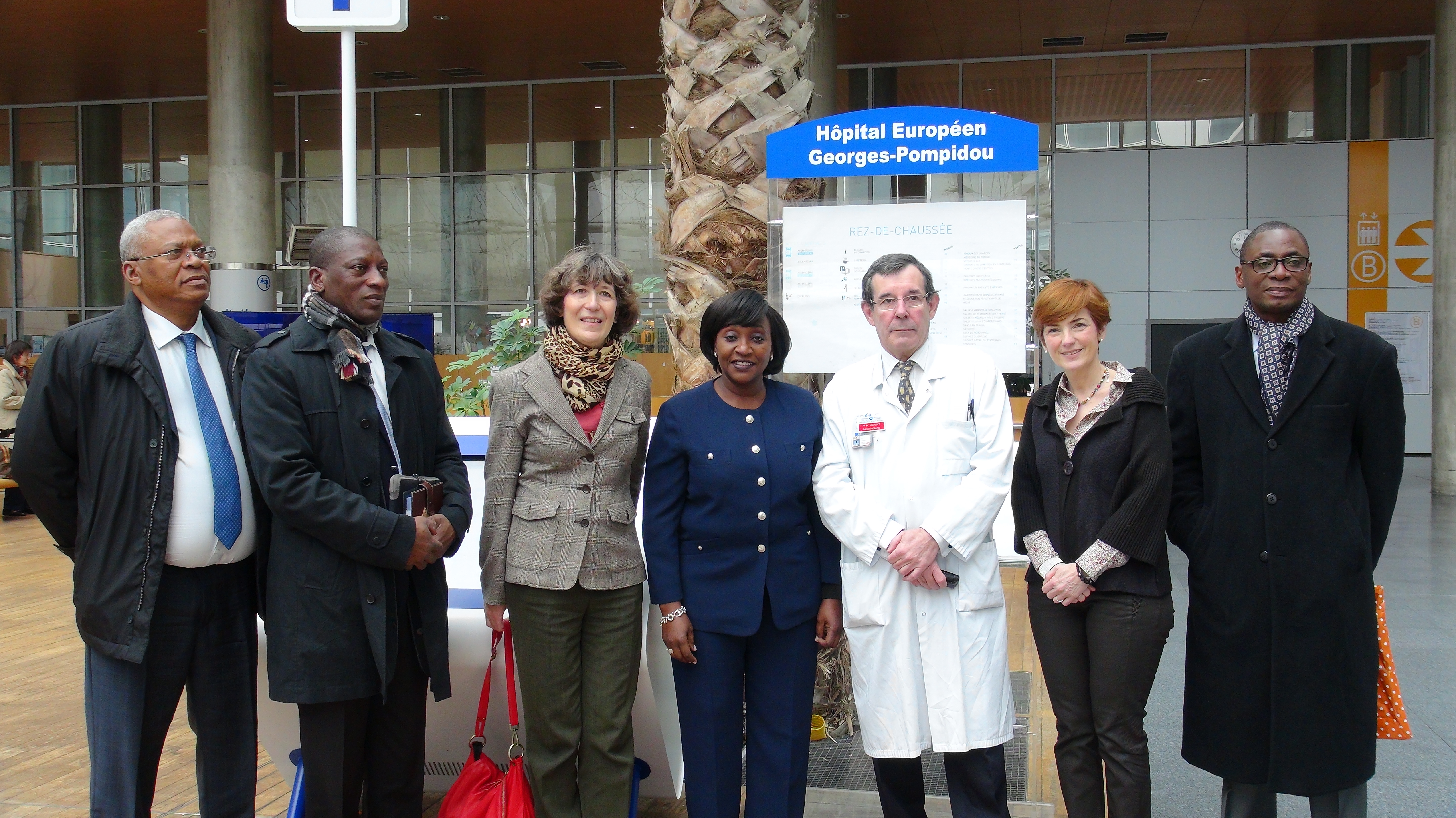 ARTICLE SANTE/ VISITE OFFICIELLE DE LA MSLS A PARIS



Dr Raymonde GOUDOU COFFIE  visite le Service d’oncologie et de

Radiothérapie de l’hôpital européen Georges Pompidou de Paris.
