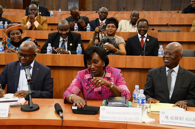 ASSEMBLEE NATIONALE/ APRES 5 HEURES DE DEBATS. 

LE PROJET DE LOI INSTITUANT LA COUVERTURE MALADIE UNIVERSELLE ADOPTE A L’UNANIMITE.