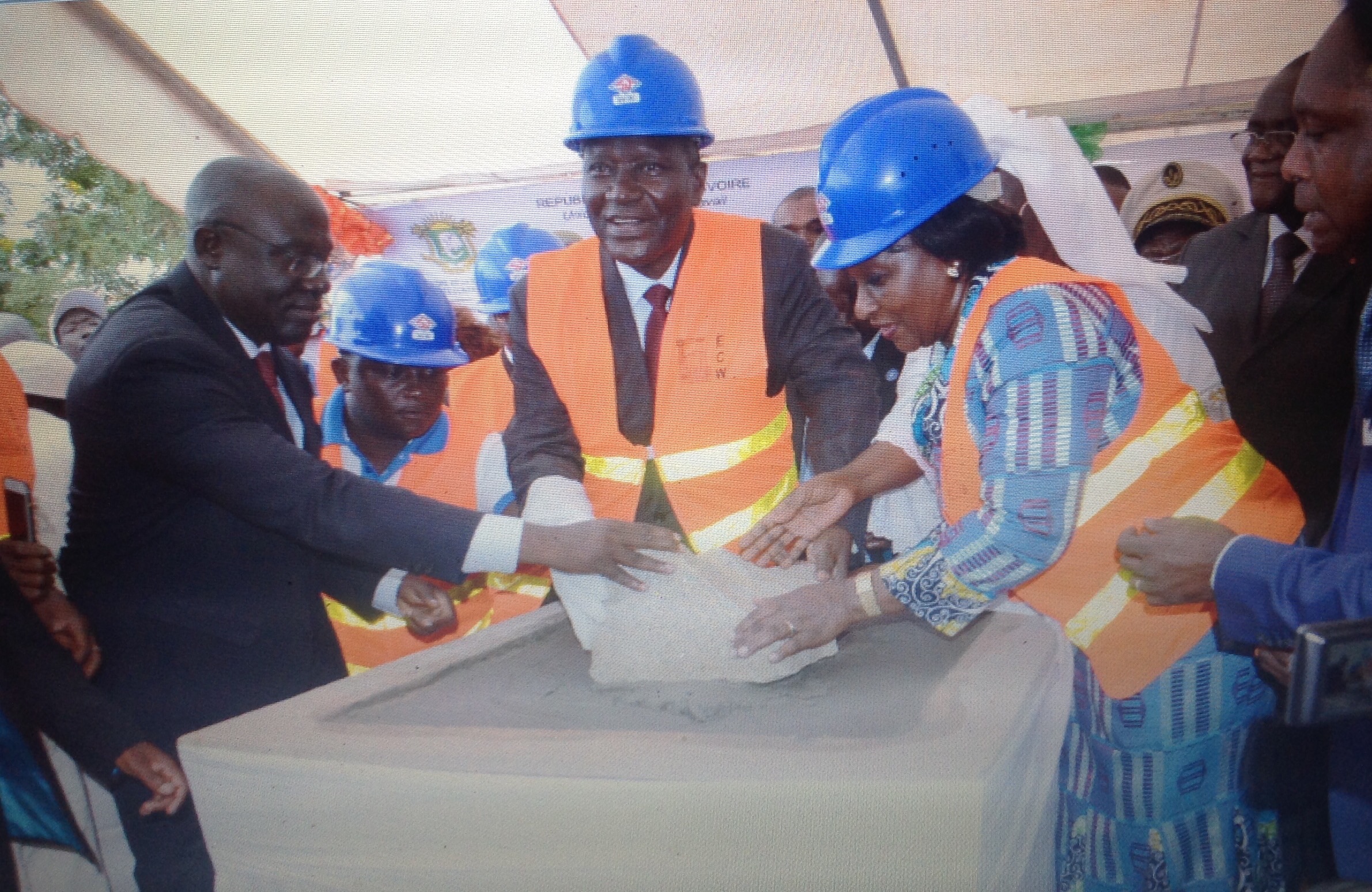 SANTÉ
Duncan lance à Bouaké les travaux de construction du 2è institut de cardiologie de Côte d’Ivoire
