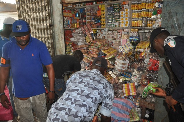 Lutte contre les faux médicaments: Grosse saisie de médicaments illicites et destruction d’entrepôts au marché Roxy d'Adjamé