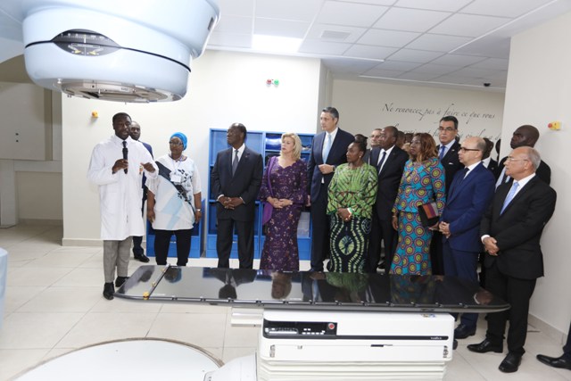 LE PRESIDENT ALASSANE OUATTARA INAUGURE LE 1ER CENTRE DE RADIOTHERAPIE POUR LE TRAITEMENT DU CANCER EN COTE D’IVOIRE