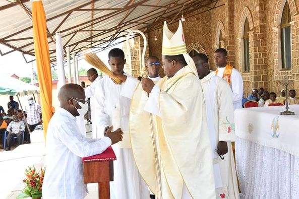 Visite pastorale de l'évêque d'Agboville ce dimanche 2 mai à la Cathédrale d'Agboville