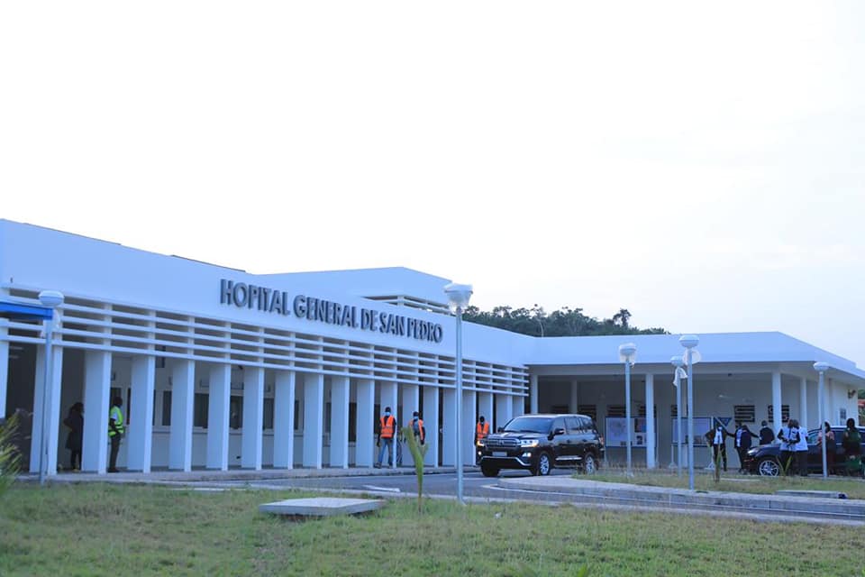 LE MINISTRE PIERRE DIMBA VISITE LE CHANTIER DE L'HÔPITAL GÉNÉRAL DE SAN-PEDRO