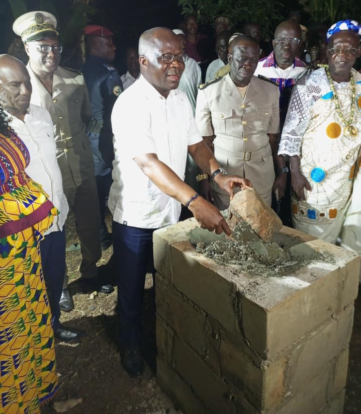 RÉGION DE L'AGNEBY-TIASSA / LE MINISTRE PIERRE DIMBA LANCE LES TRAVAUX DE CONSTRUCTION DE LA MATERNITÉ DE BOKA-HO