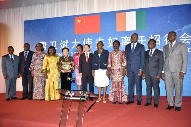 Le Ministre de la Santé et de l’Hygiène Publique , Dr AKA AOUELE a participé au dîner offert par l'Ambassadeur de la République de la Chine en Côte d'Ivoire qui est en fin de Mission. Lundi 02 Avril 2019