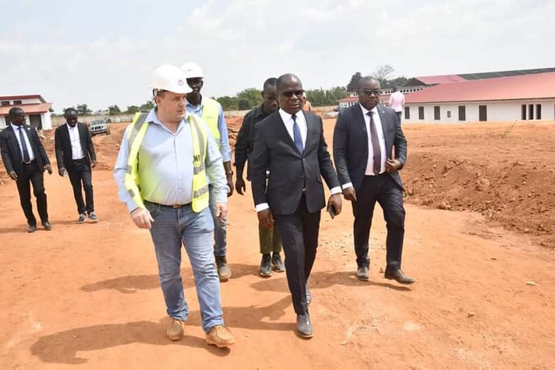 Infrastructures sanitaires dans le Gbêkê/ Pierre Dimba sur le chantier de construction du nouveau CHR de Bouaké