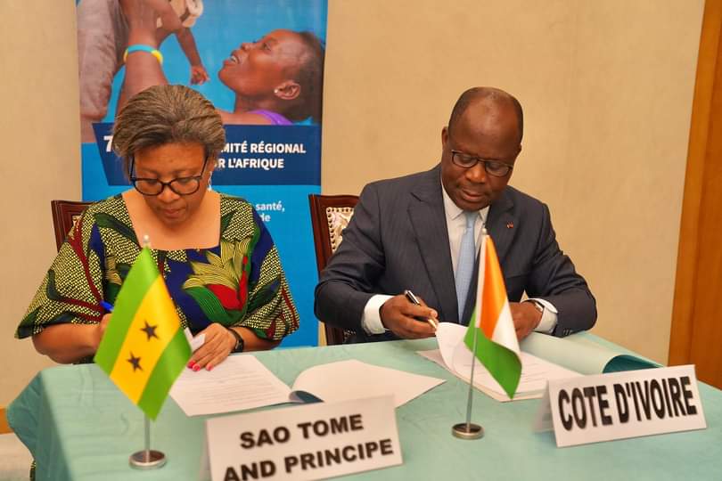 Coopération Bilatérale/ En marge de la session OMS-Afrique, le ministre Pierre DIMBA et son homologue du Sao Tomé-et-Principe signent un accord