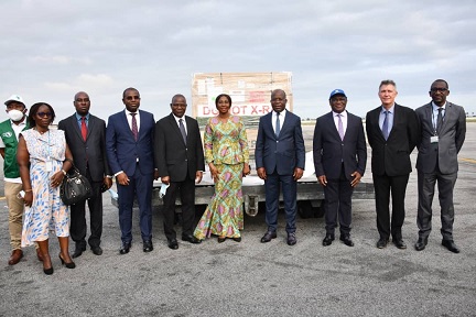 AÉROPORT FHB D’ABIDJAN : RECEPTION DE 108.000 DOSES DE VACCINS CONTRE LA COVID-19 (JOHNSON and JOHNSON)